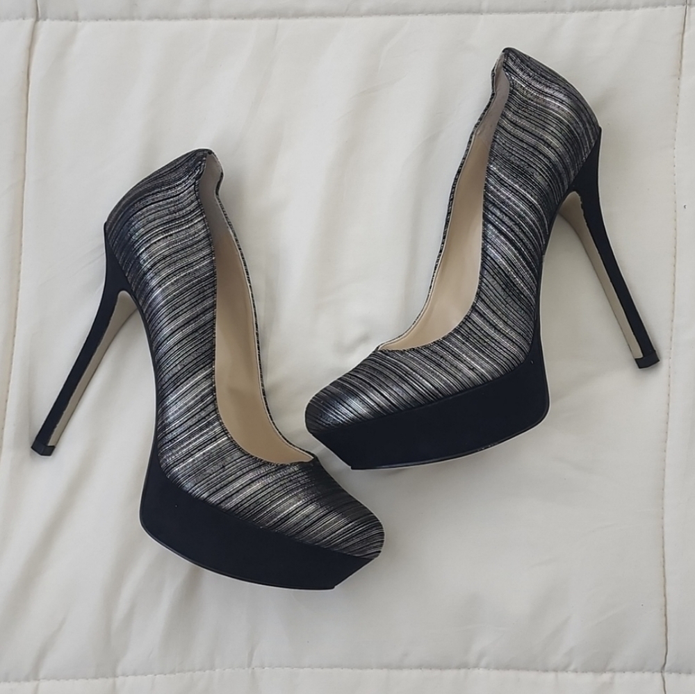 Enzo Angiolini Pumps